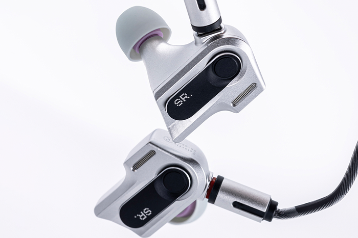 COLORFLY Silver Reference Three Dynamic Drivers In-ear Headphone