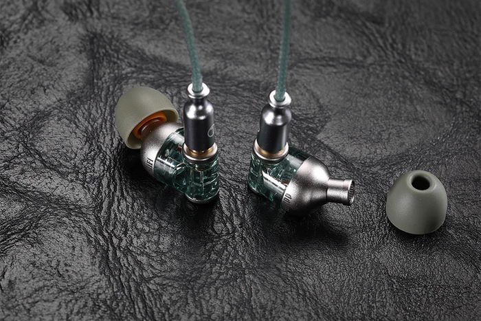 DD E2023 Janus3 Dynamic Driver In-ear Headphone