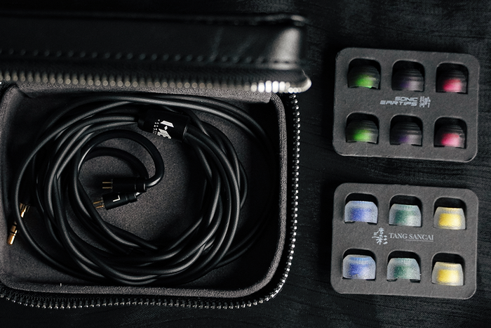 HE ZHANG LIAO 1DD+2BA+1PL In-ear Headphone
