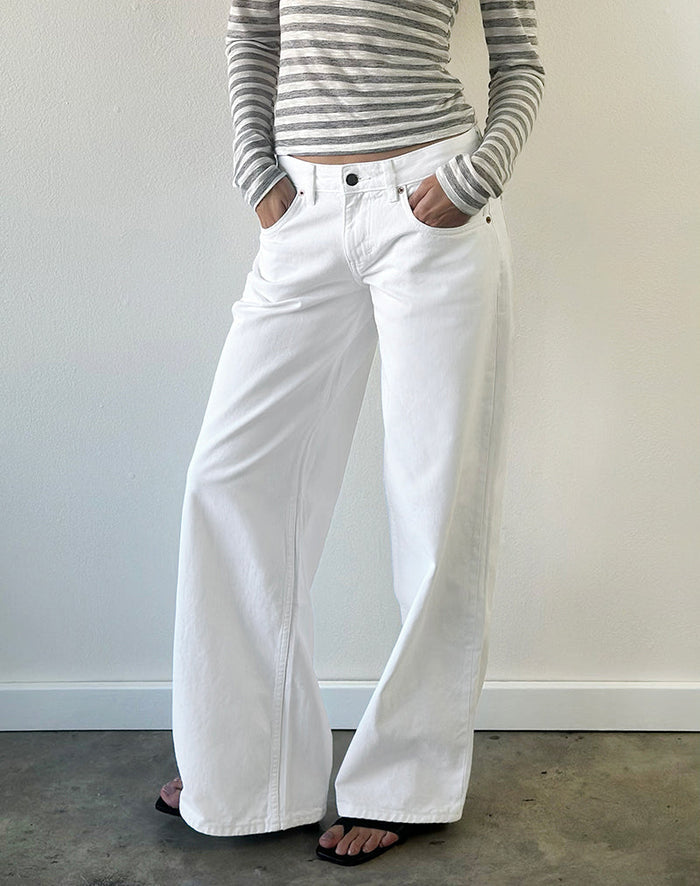 Image of Low Rise Roomy Jeans in True White