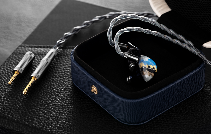 QOA Aviation 3BA+1DD In-Ear Headphone