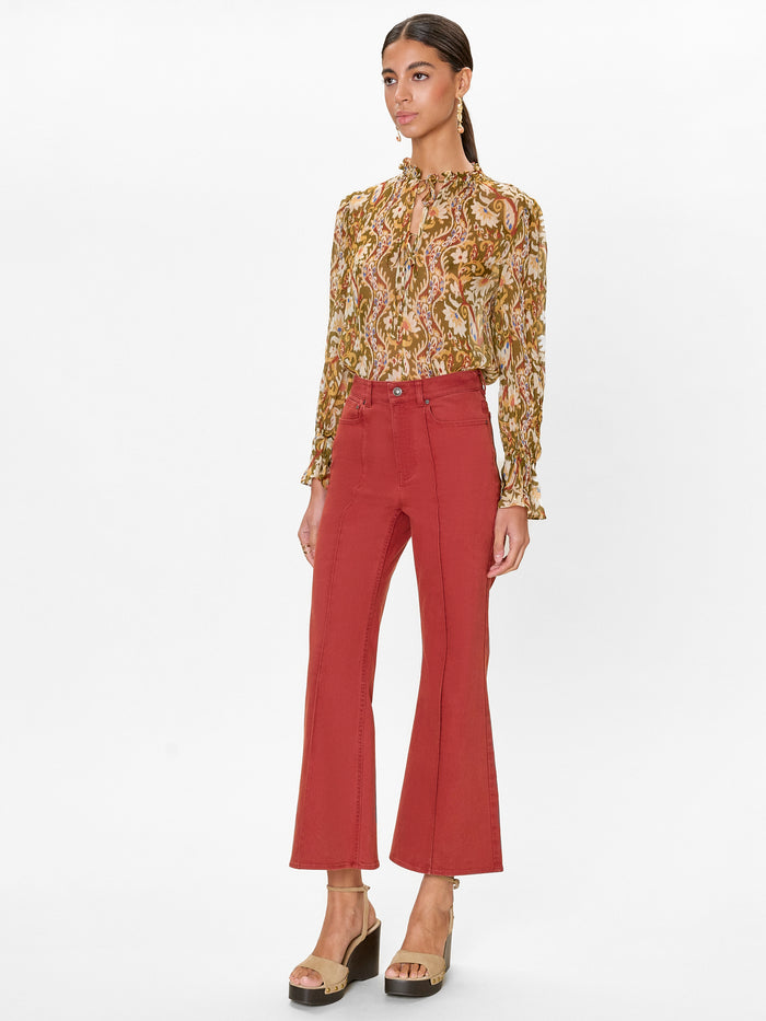 Remi Stretch Kick Flare