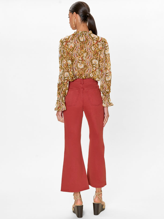 Remi Stretch Kick Flare