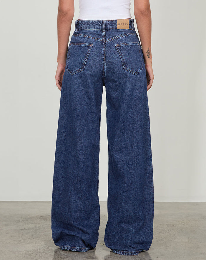 Image of Roomy Extra Wide Low Rise Jeans in Mid Blue Used